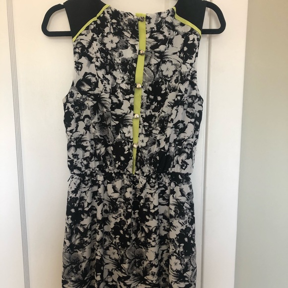 Patterned Dress - Picture 3 of 3